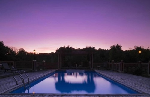 Forestburgh Hotel | Inn at Lake Joseph