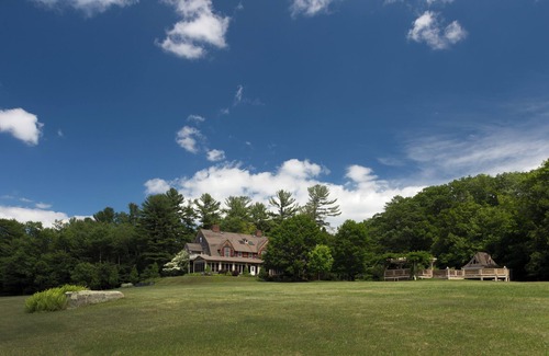 Forestburgh Hotel | Inn at Lake Joseph