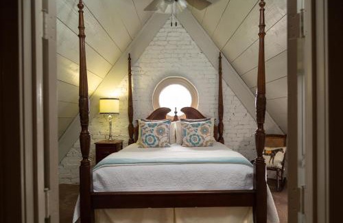 St. Matthews Bed & Breakfast | Inn at Woodhaven-In the Heart of the Bourbon Trail-Over 12 Distilleries Nearby