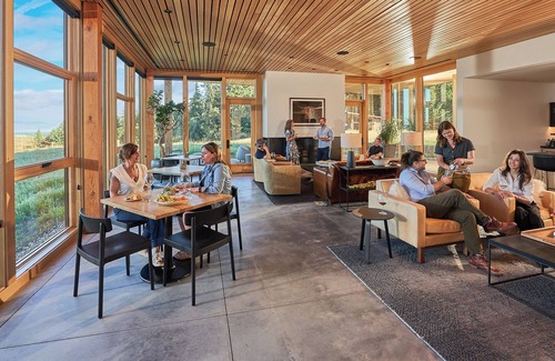 Carlton Bed & Breakfast | Inn the Ground