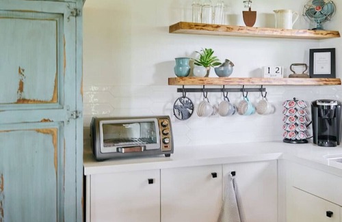 Lincoln Apartment | Inn The Orchard, Modern Log Cabin, on water edge