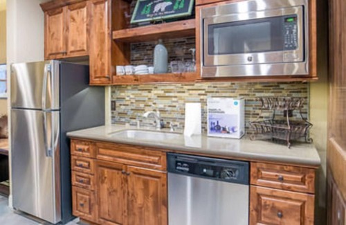Ahwahnee Bed & Breakfast | Inn the Woods Suites