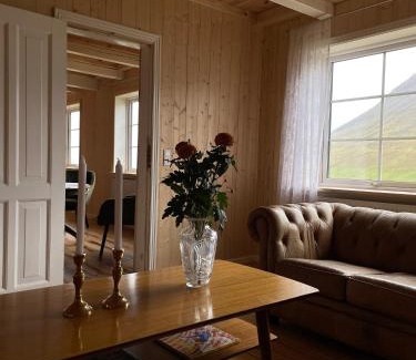 Vidareidi House | Innistova - Farmhouse Stay in Scenic Village