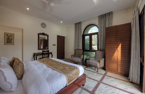 Gurugram Other | Insta-Perfect Sunahari Bagh: Luxe Pool Farmstay Spacious 9BR farmhouse Gurugram