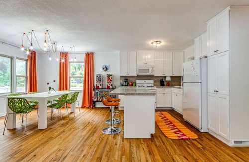 Tulsa House | Insta-Worthy | Dog Friendly | Hot Tub | EXPO