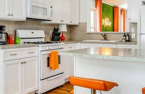 Tulsa House | Insta-Worthy | Dog Friendly | Hot Tub | EXPO
