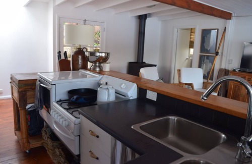 Sydney House | Instant off grid relaxation, within 1.5 hours drive and boat from Sydney
