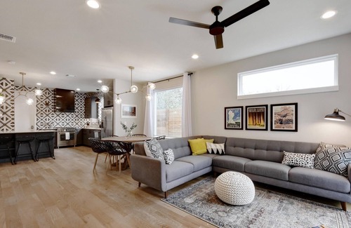 East MLK House | InstaWorthy Group Travel Retreat | 3.5 Miles to DT
