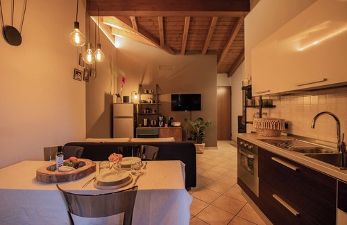 Somma Lombardo Apartment | INTERIOR 13 - Coffee, Wifi & 15 min to MXP - Cozy Apt with all the comforts