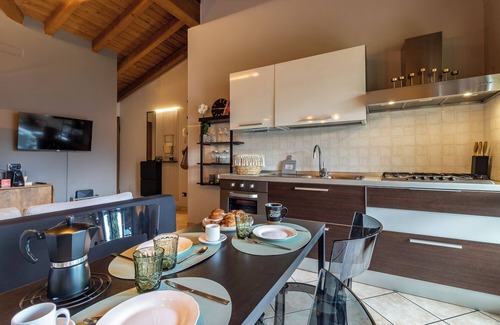 Somma Lombardo Apartment | INTERIOR 13 - Coffee, Wifi & 15 min to MXP - Cozy Apt with all the comforts