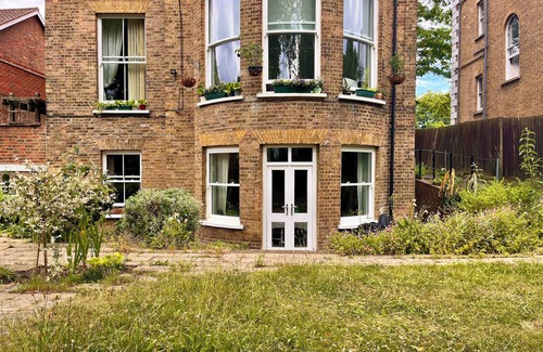 Blackheath Apartment | Interior Designer’s Garden Flat by Greenwich Park