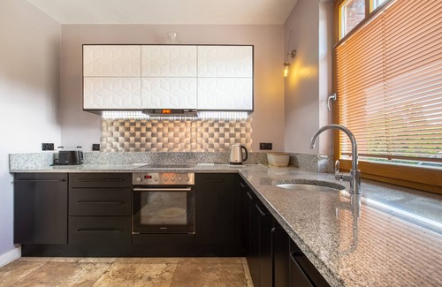 Skorzewo Apartment | International Poznan Trades MTP Airport Ławica Motorbike Racing Apartment 125m²