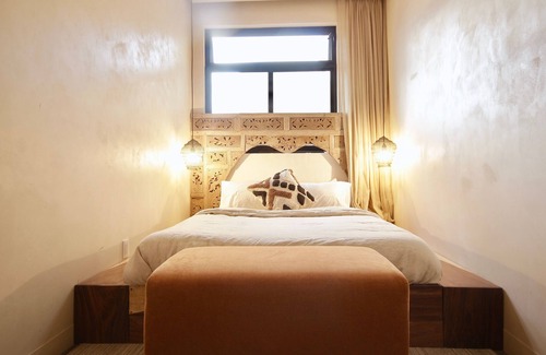 La Cruz Hotel | Intima Suite en la mejor calle de Queretaro centro
