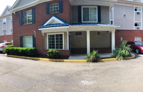 North Chesterfield Hotel | InTown Suites Extended Stay Richmond VA - Midlothian