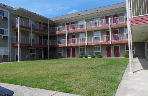 Valdosta Hotel | InTown Suites Extended Stay Valdosta GA