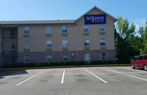 Greenbrier West Hotel | InTown Suites Extended Stay Chesapeake VA - Battlefield Blvd