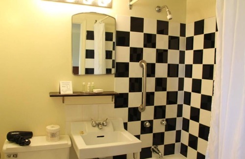 Baddeck Hotel | Inverary Resort