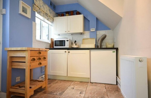 Seahouses Cottage | INVERAY, pet friendly, with open fire in Seahouses