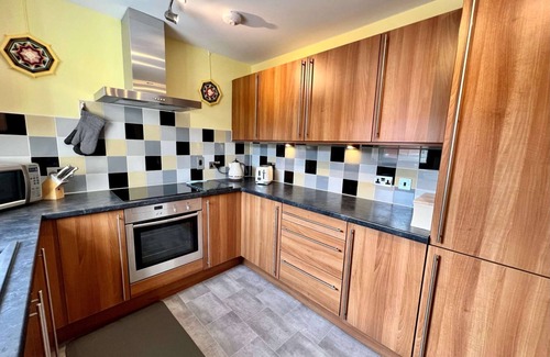 Inverness City Centre Apartment | Inverness city centre! Quiet and spacious family-sized apartment w/lift