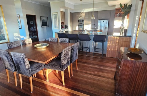 Crossdale House | Inverstanley - 4000-acre working cattle farm just 90 minutes from Brisbane.