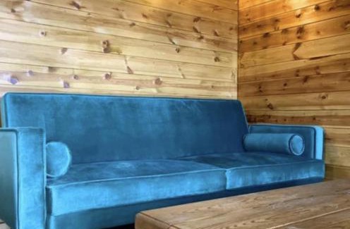 Newmarket House | Inviting 1-Bed Cabin in Newmarket