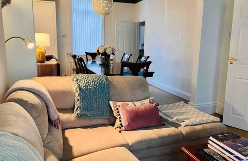 Sunderland House | Inviting 2-Bed House in Sunderland, WiFi, Parking