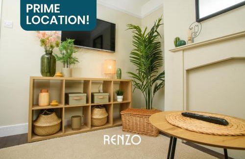 Lincoln House | Inviting 2 Bedroom Home in Lincoln by Renzo, Close to Lincoln Cathedral!