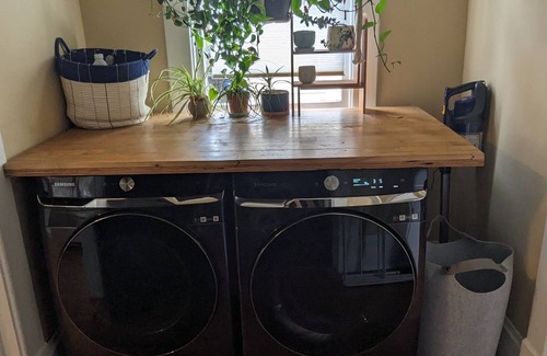 East Durham House | Inviting 2BR Sanctuary - Cozy Light Filled Bungalow with Two Screened Porches