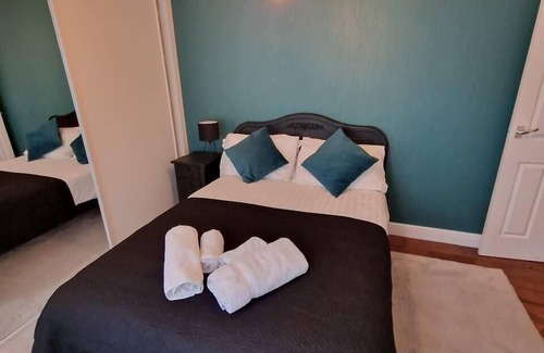 Jesmond Apartment | Inviting 3-Bed Apartment in Newcastle upon Tyne