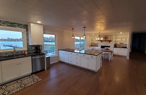 Colonial Beach House | Inviting and Serene Home on Monroe Bay Creek