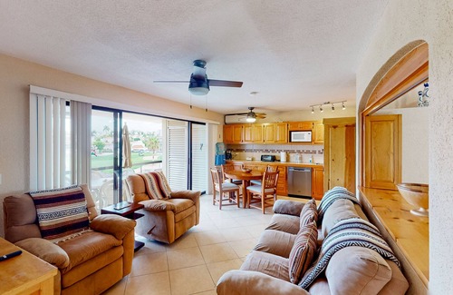 Zona Hotelera Apartment | Inviting apartment across from the beach with pool, grill, balcony & golf nearby