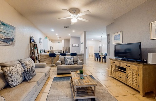 Bahama Bay Condo | Inviting ground-floor condo with homey ambience, water view, & resort amenities