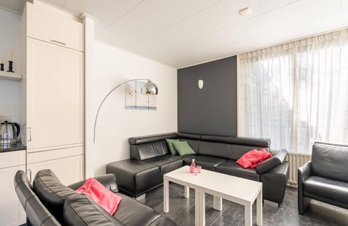 Baarland House | Inviting holiday home in Baarland with terrace