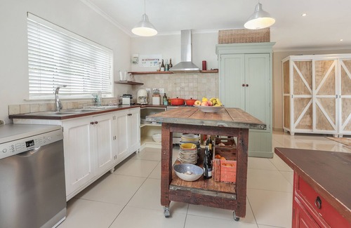 Voelklip House | Inviting holiday home near the beach - Voelklip