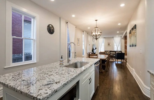 Ballpark House | Inviting home near the heart of Downtown and Rino