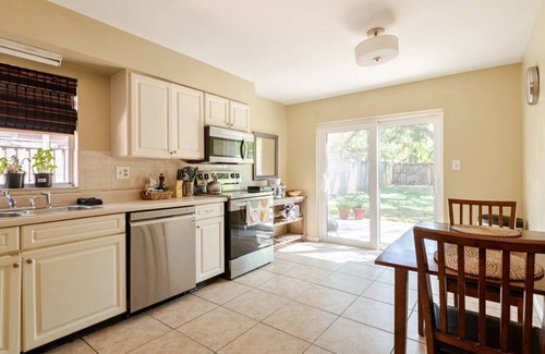 Seminole Heights House | Inviting home w/big yard & walkable neighborhood! 3br/2ba
