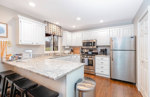 The Galena Territory House | Inviting Home with Stunning Golf Course View - Fireplace, Hot Tub & Fire Pit
