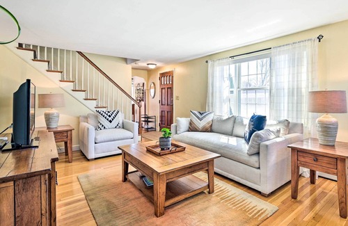 Quincy House | Inviting Quincy Home Rental w/ Outdoor Pool!