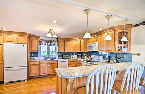Quincy House | Inviting Quincy Home Rental w/ Outdoor Pool!