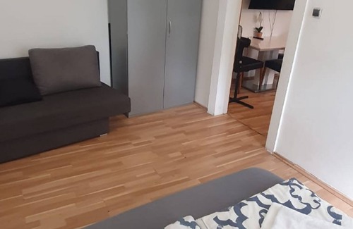 Simmering Apartment | Inviting Simmering Apartment with 2 Bedrooms
