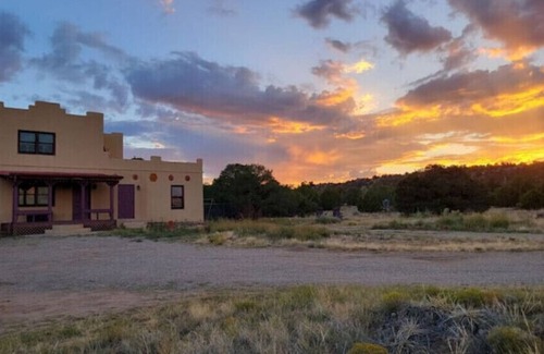 Walsenburg House | Inviting & Spacious~ Balcony~Propane Fire Pit~BBQ