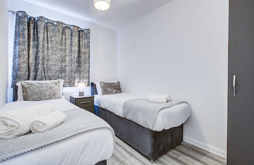 Selhurst Apartment | Inviting Urban Apartment in Croydon