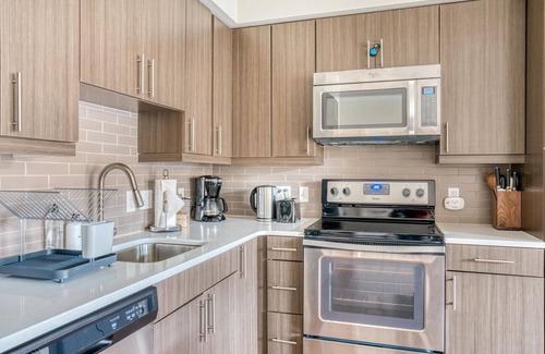 Waltham Apartment | Inviting Waltham 2BR w/Gym & In-Unit W/D, near Dining, by Blueground