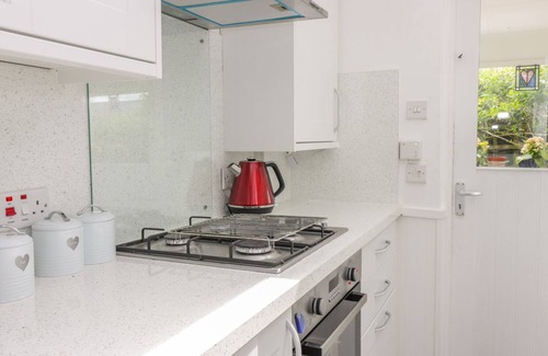 Duns Cottage | IONA COTTAGE, pet friendly, country holiday cottage in Duns
