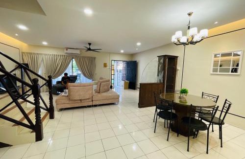 Ipoh House | Ipoh 42 Symphony 12pax 4Bedroom 3bathroom 3carpark
