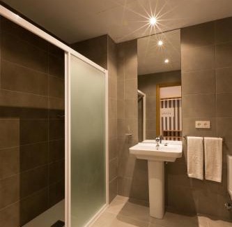 Rochapea House | IRAIPE Pamplona Hostal Auto Check-in