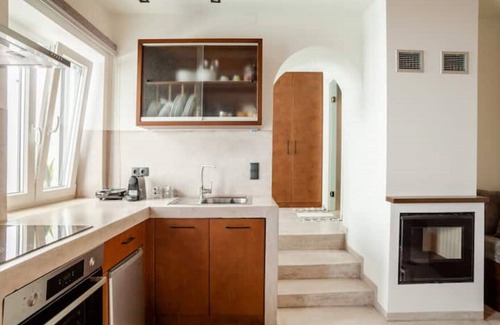 Perama Apartment | Irene's Garden, Evaggelia