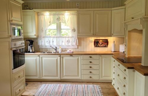 Volda Apartment | Irenegarden - Fjord view holiday home