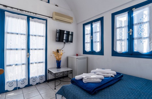 Perissa Hotel | Irigeneia Hotel