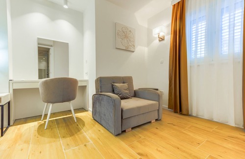 Split Bed & Breakfast | Irini Luxury Rooms